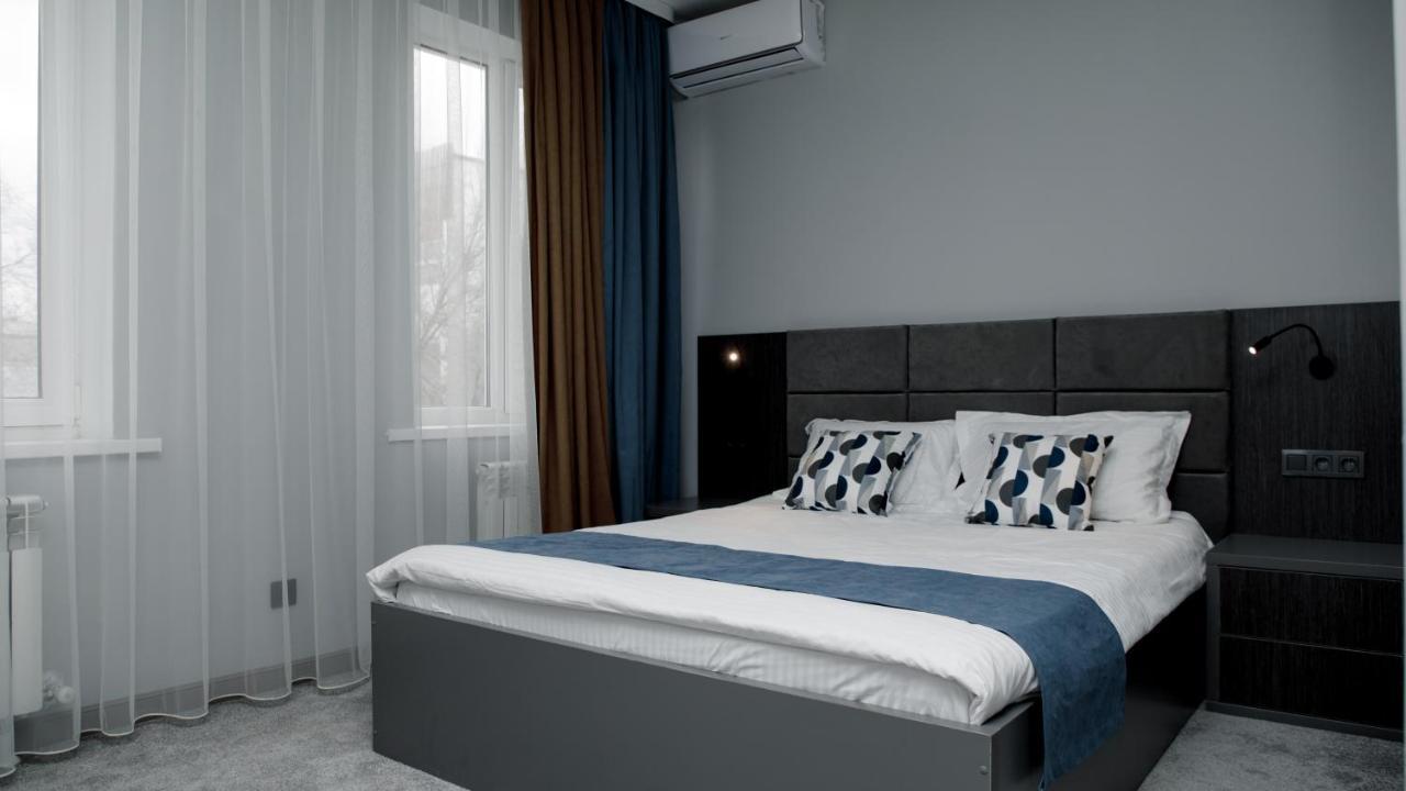 Zodiac Hotell Atyraū Exteriör bild