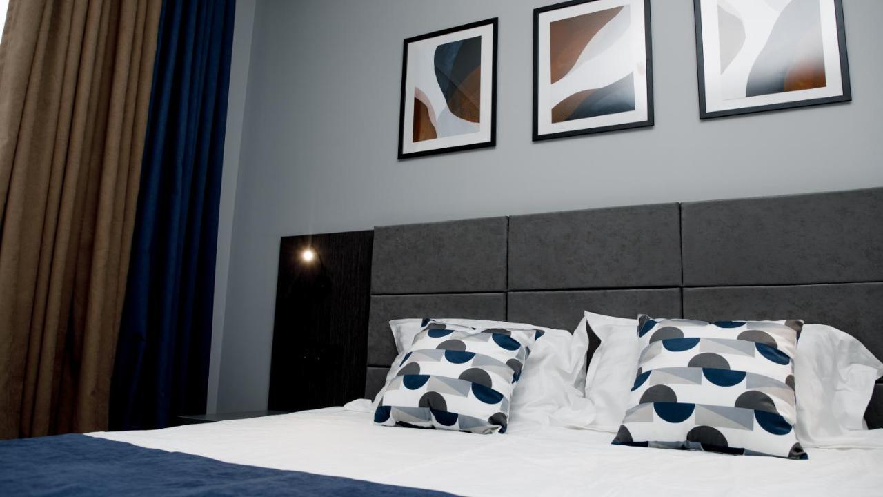 Zodiac Hotell Atyraū Exteriör bild