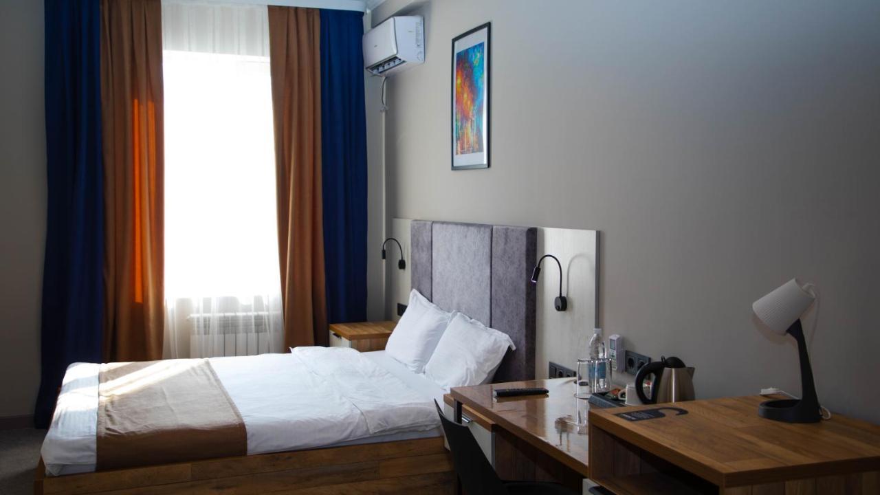 Zodiac Hotell Atyraū Exteriör bild