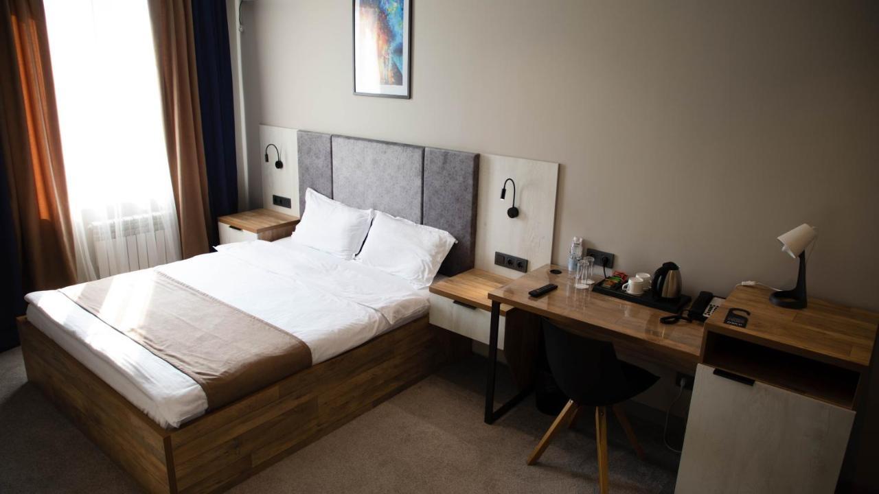 Zodiac Hotell Atyraū Exteriör bild