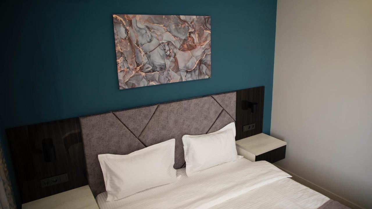 Zodiac Hotell Atyraū Exteriör bild