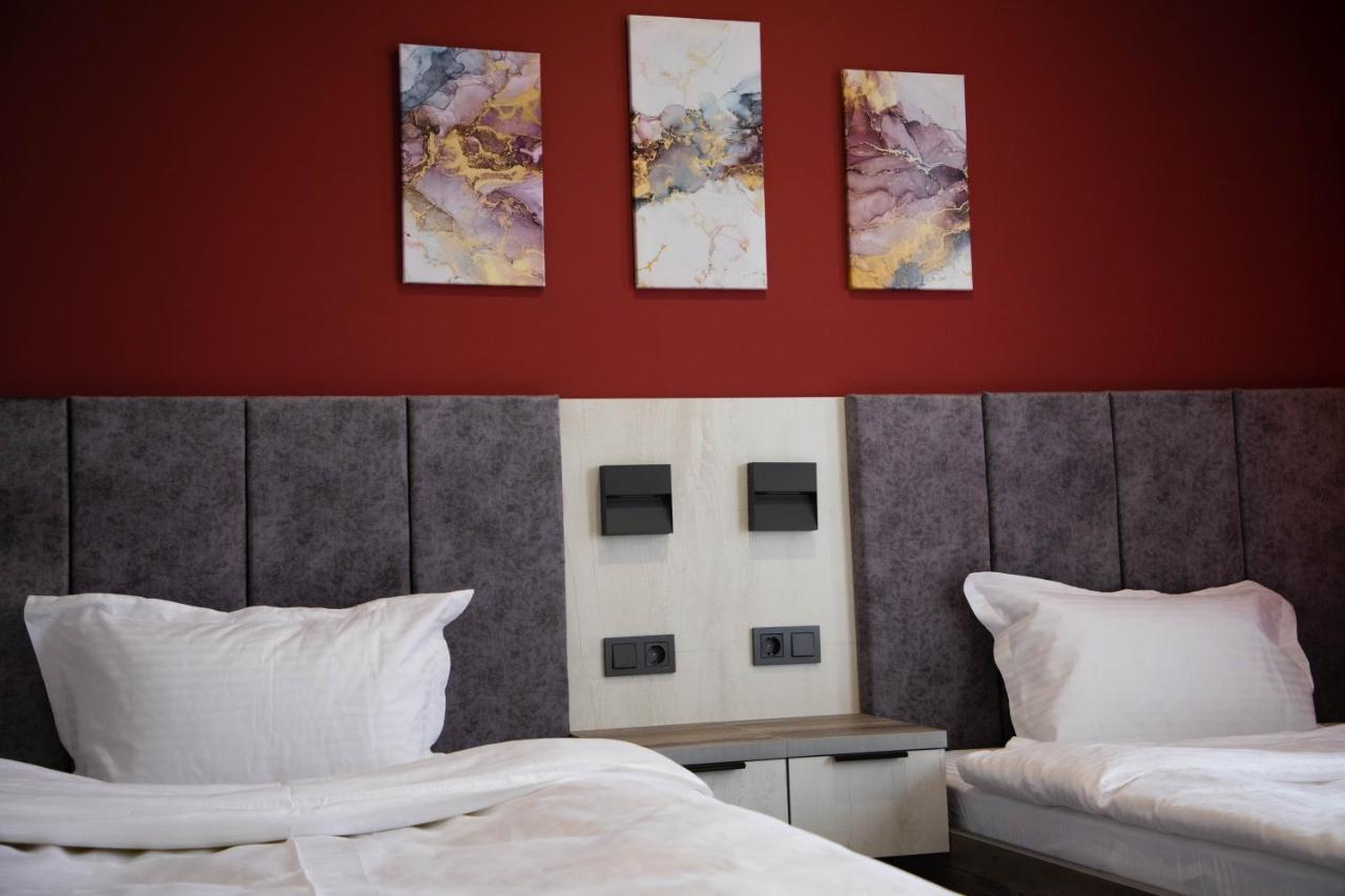 Zodiac Hotell Atyraū Exteriör bild