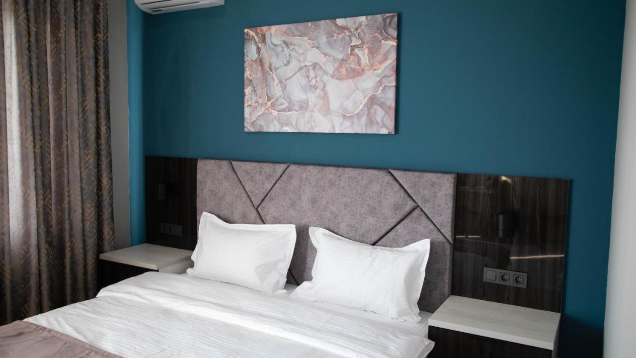 Zodiac Hotell Atyraū Exteriör bild