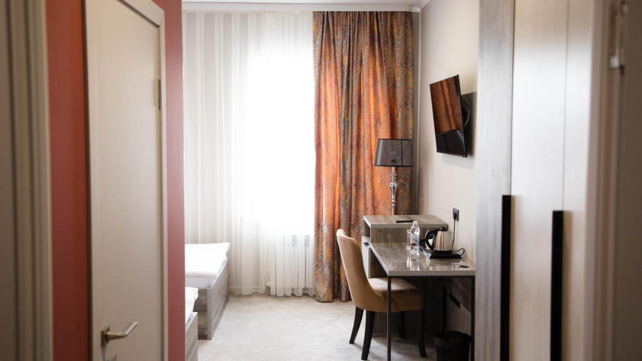 Zodiac Hotell Atyraū Exteriör bild