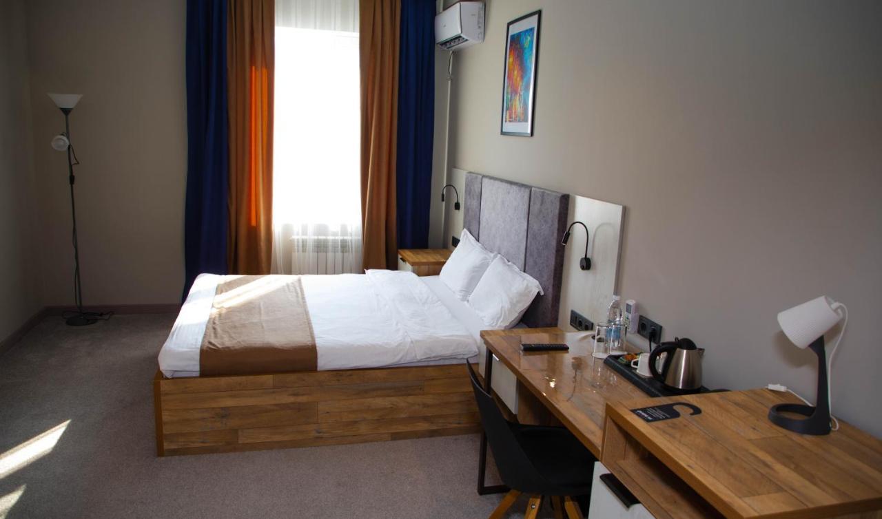 Zodiac Hotell Atyraū Exteriör bild