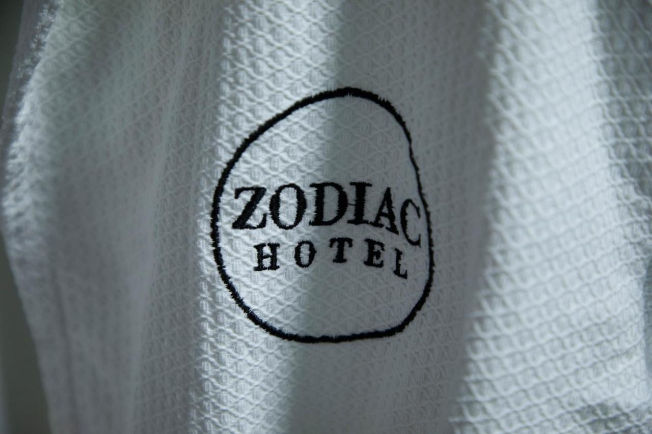 Zodiac Hotell Atyraū Exteriör bild