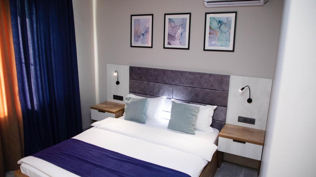 Zodiac Hotell Atyraū Exteriör bild