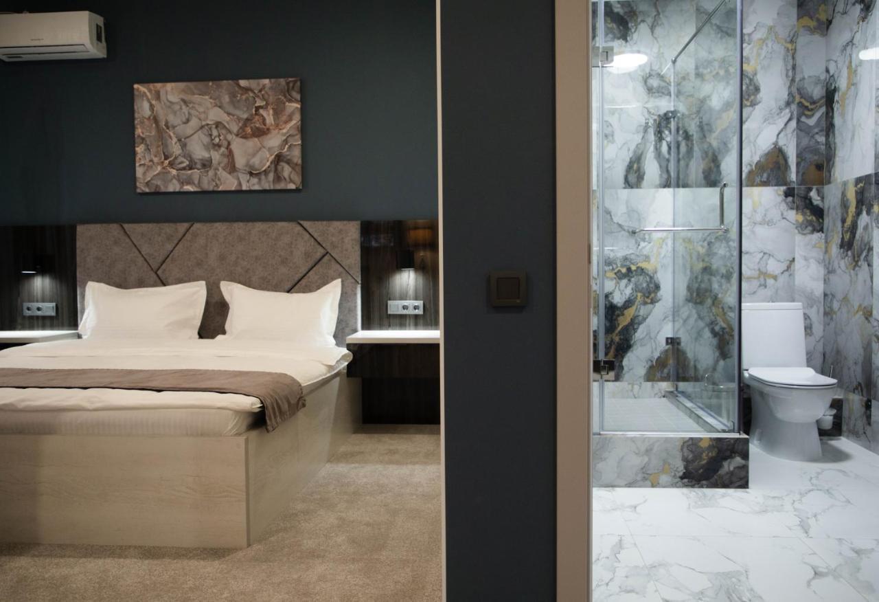 Zodiac Hotell Atyraū Exteriör bild